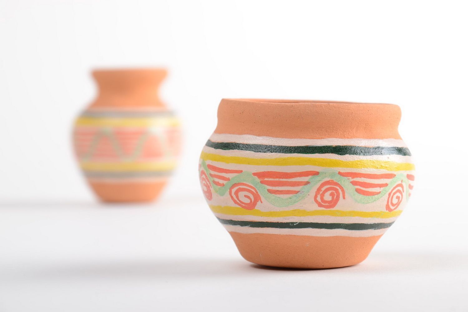 Vases décoratifs en argile faits main peints de petite taille 2 pièces photo 4