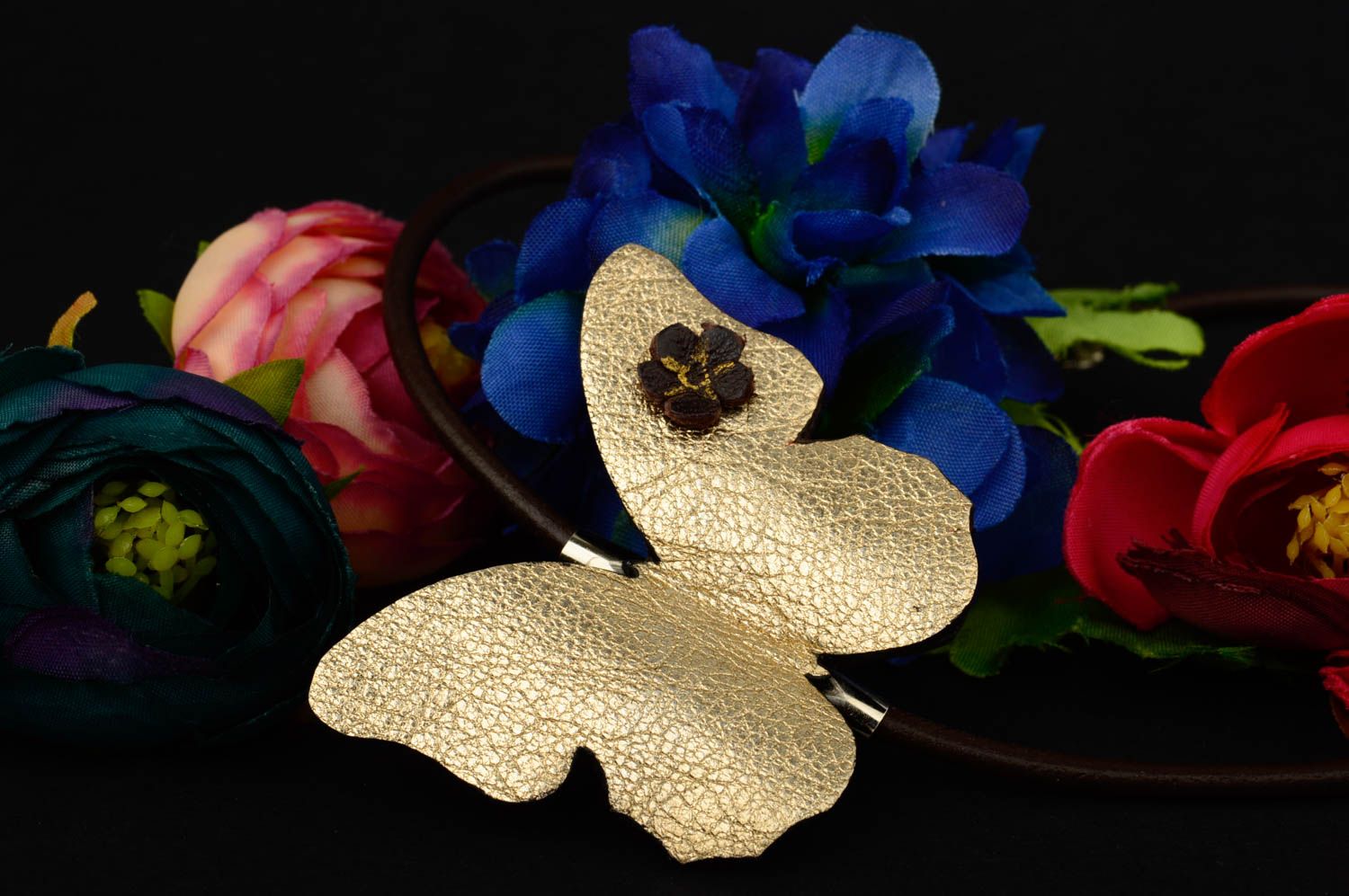 Collier papillon doré Bijou fait main en cuir élégant original Cadeau femme photo 1