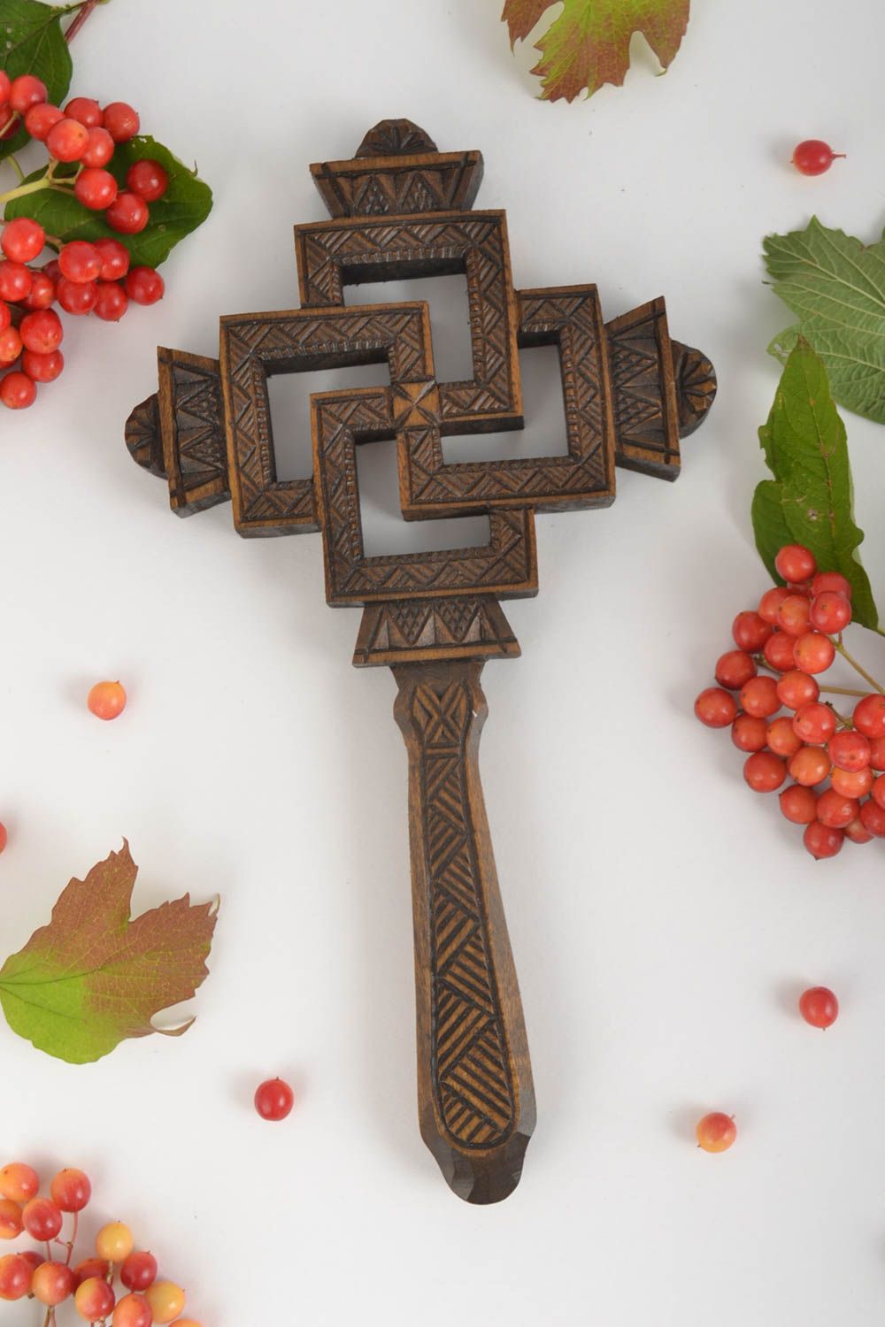 Крест ручной работы славянский оберег из дерева славянский крест резной фото 1