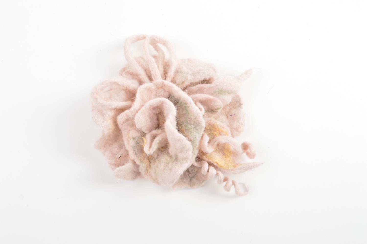 Broche fleur Bijou fait main laine feutrée Accessoire femme perles rocaille photo 3