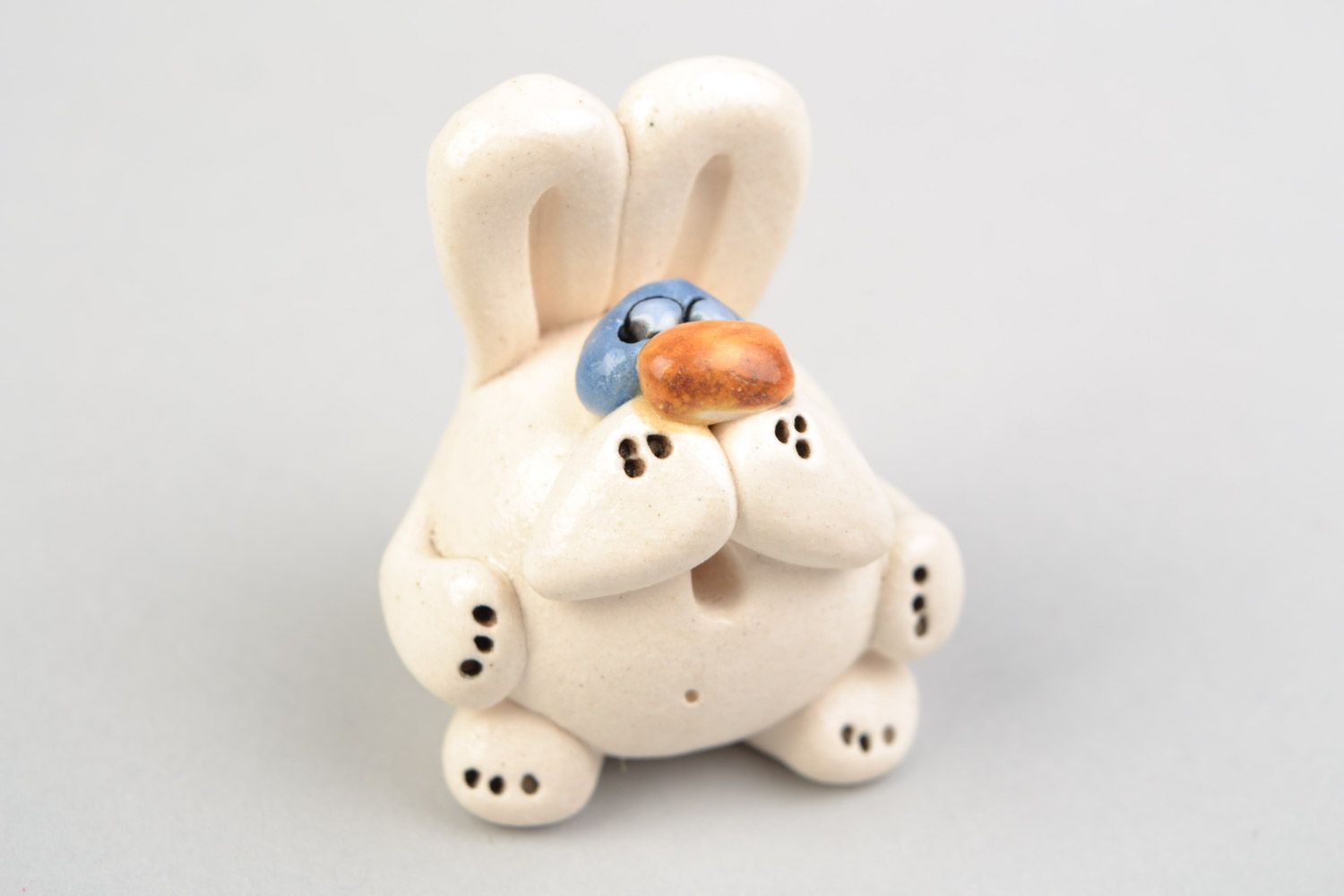Figurine lapin blanc en terre cuite peinte décorative originale faite main photo 1