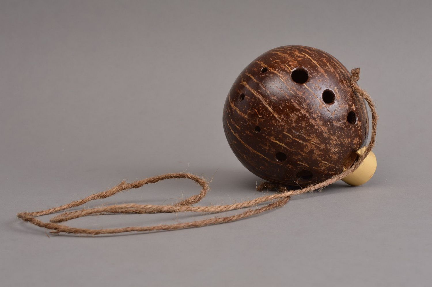 Flûte ocarina traditionnelle faite main en bois de cocotier ethnique accessoire photo 3