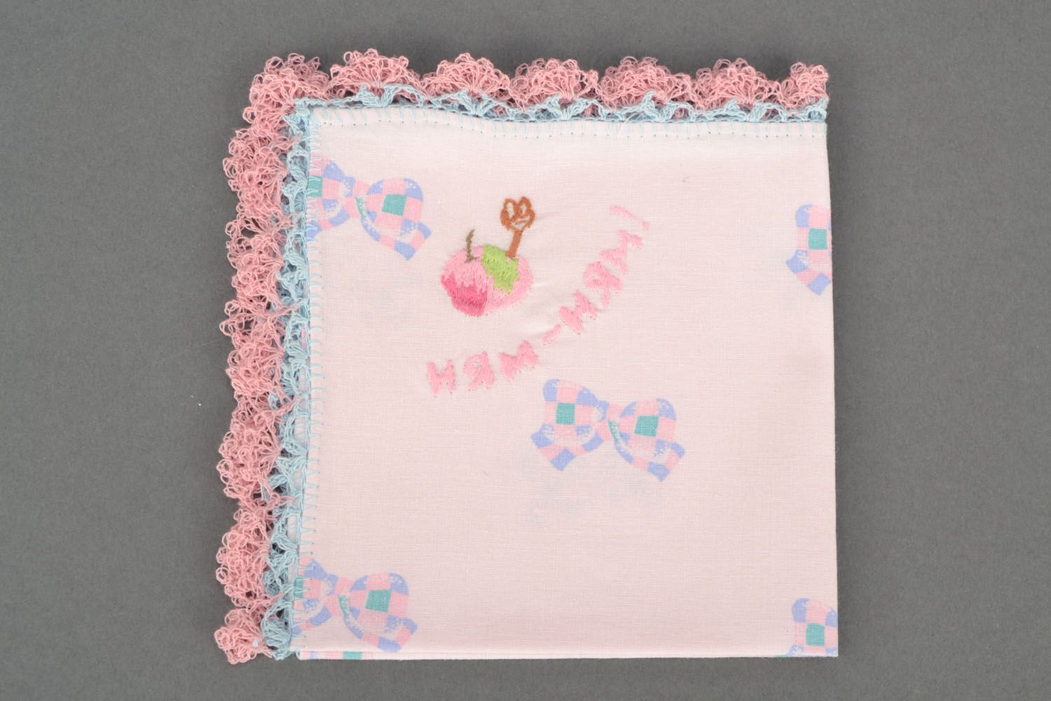 Child's handkerchief photo 1