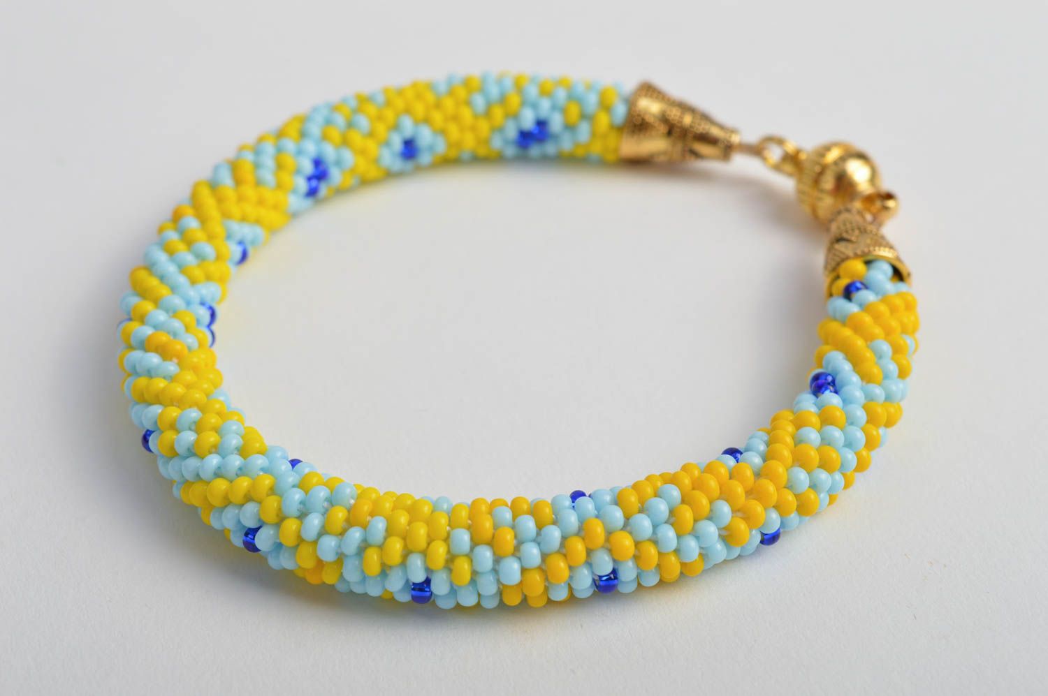 Bracelet perles de rocaille Bijou fait main bleu-jaune à motif Cadeau pour fille photo 3