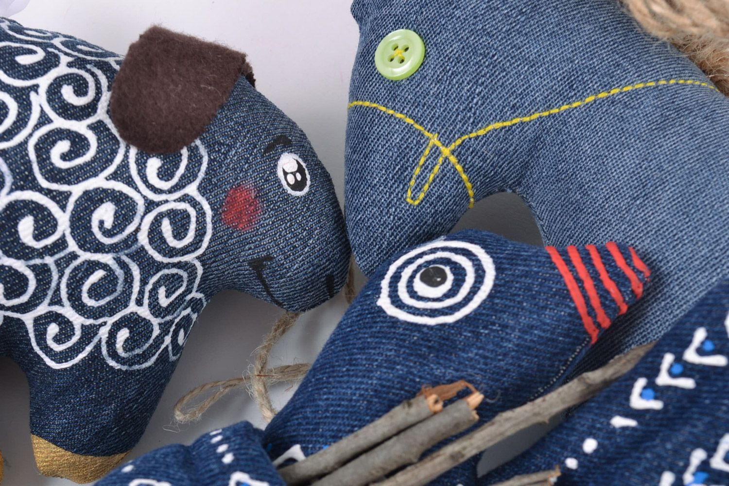 Petites peluches décoratives en jean bleues faites main animaux 3 pièces photo 4
