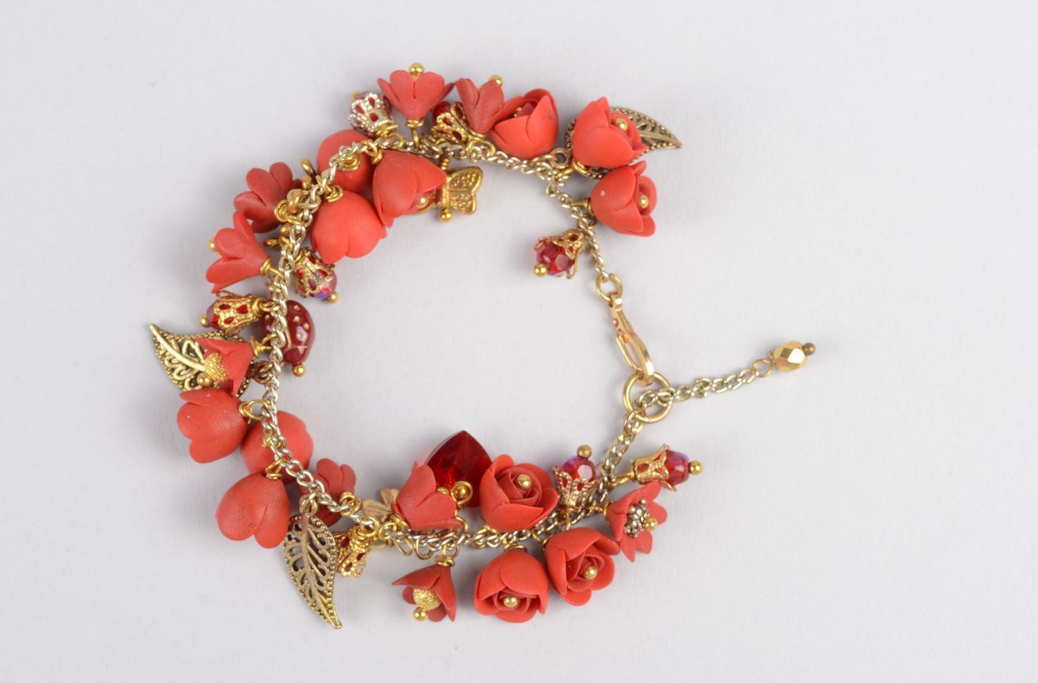 Bracelet avec fleurs rouges Bijou fait main en pâte polymère Cadeau femme photo 3