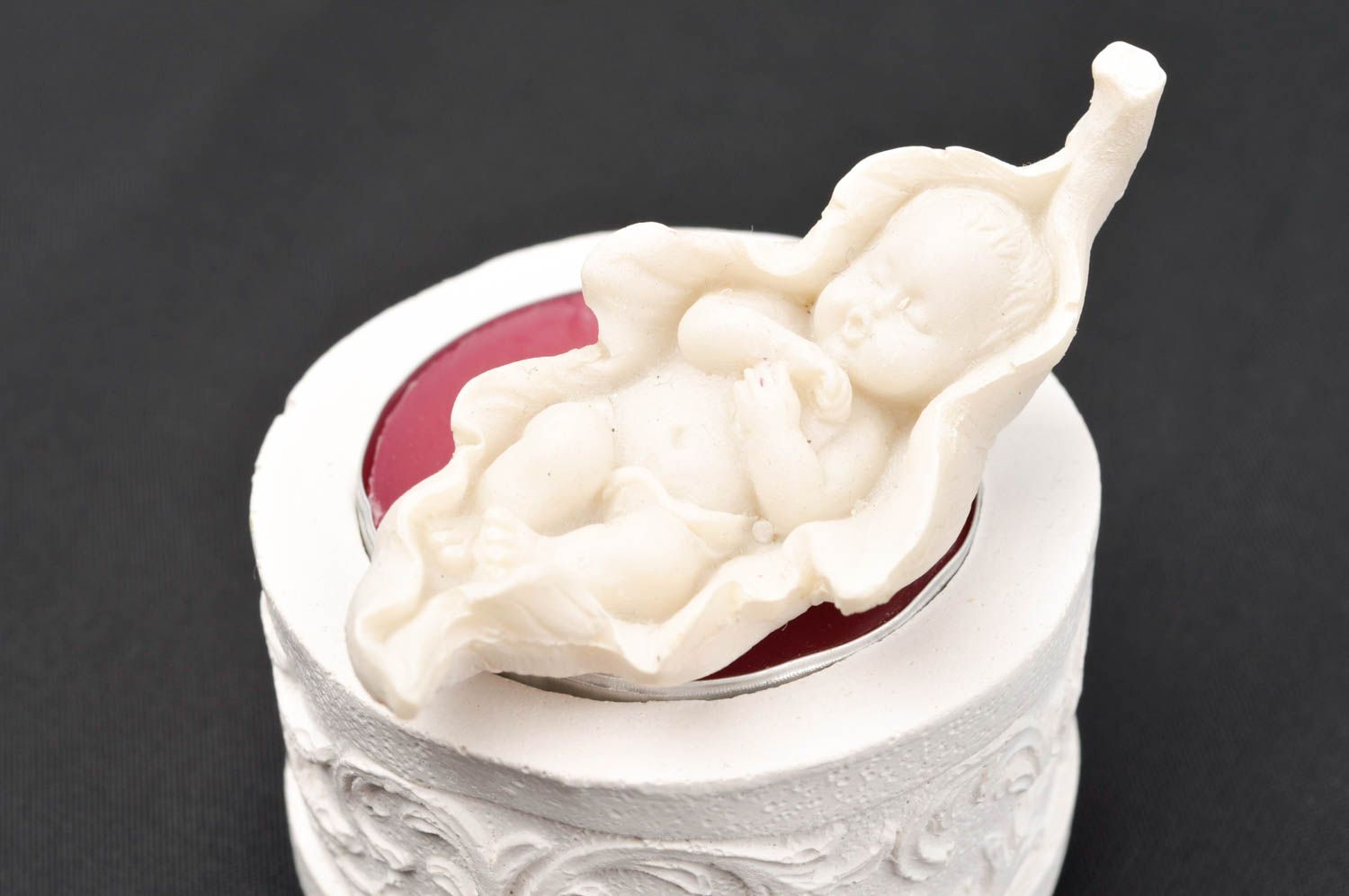 Figura hecha a mano de yeso blanca figuras de bebé decoración de interior  foto 1