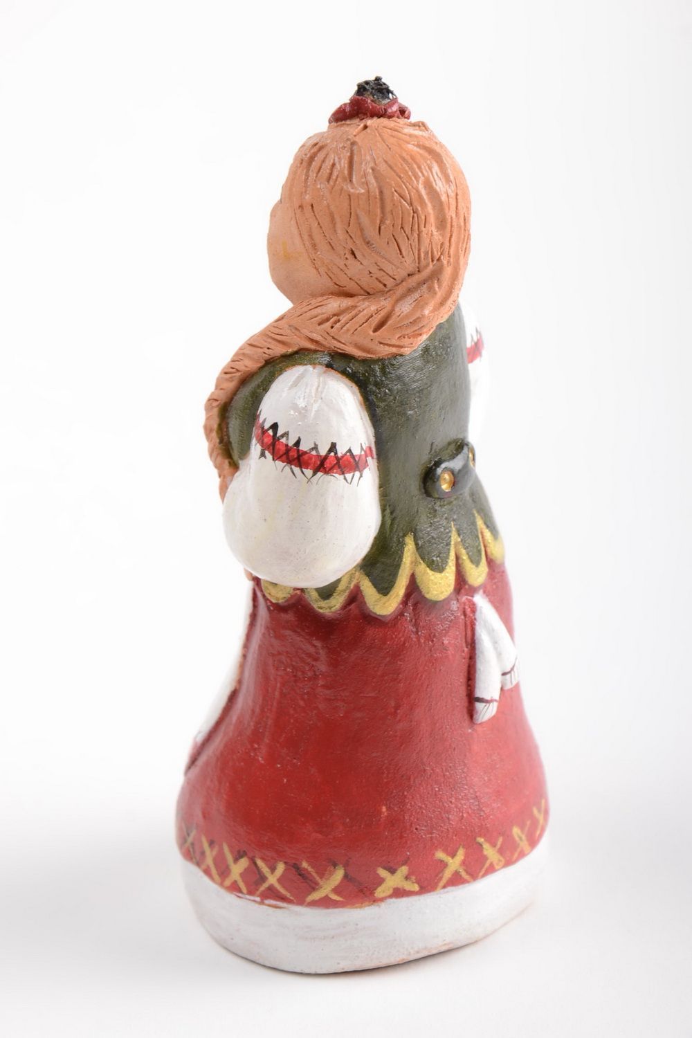 Керамическая статуэтка колокольчик ручной работы из гончарной глины Крестьянка фото 3