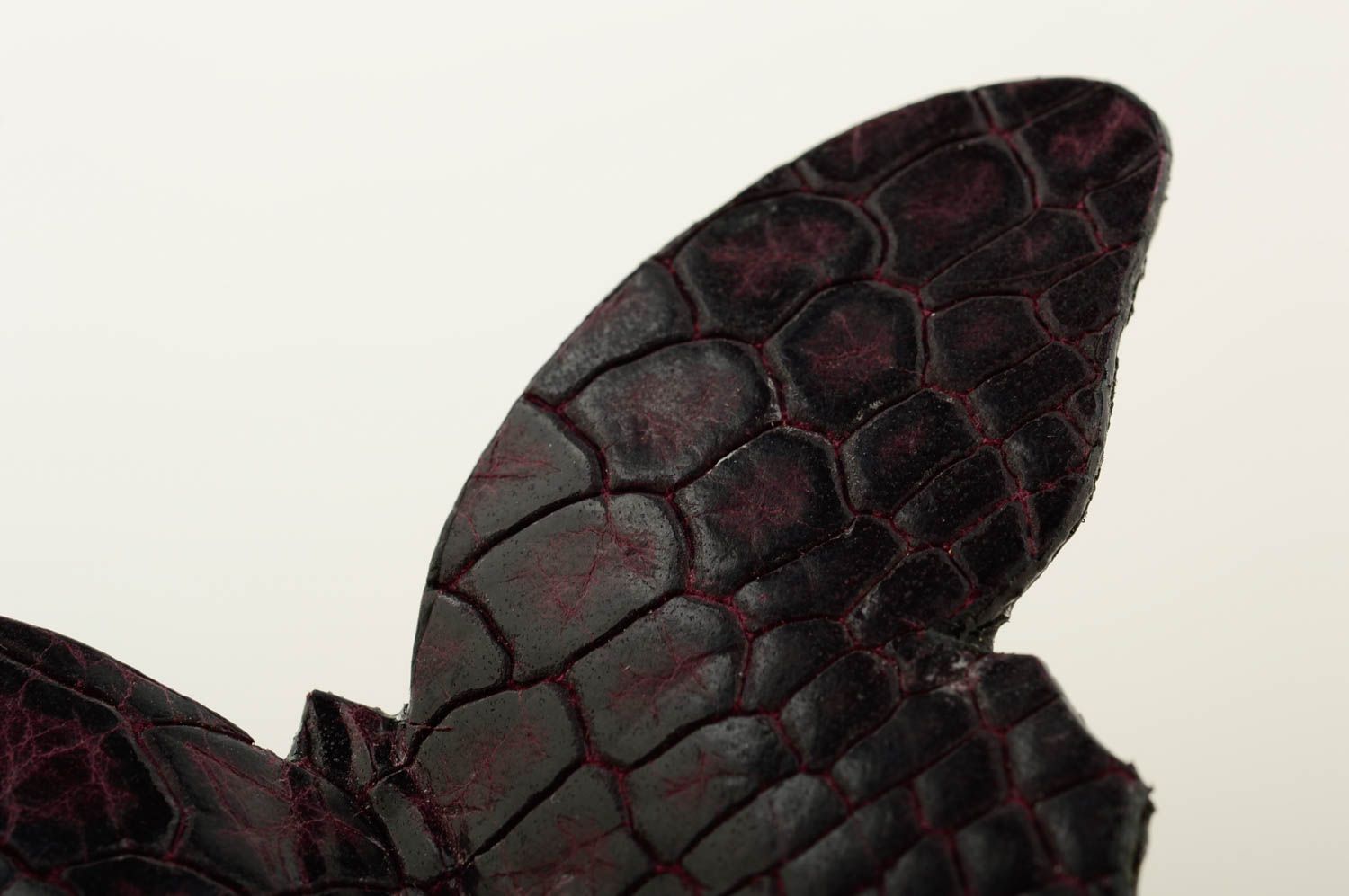 Broche papillon faite main Bijou en cuir naturel design Cadeau pour femme photo 4