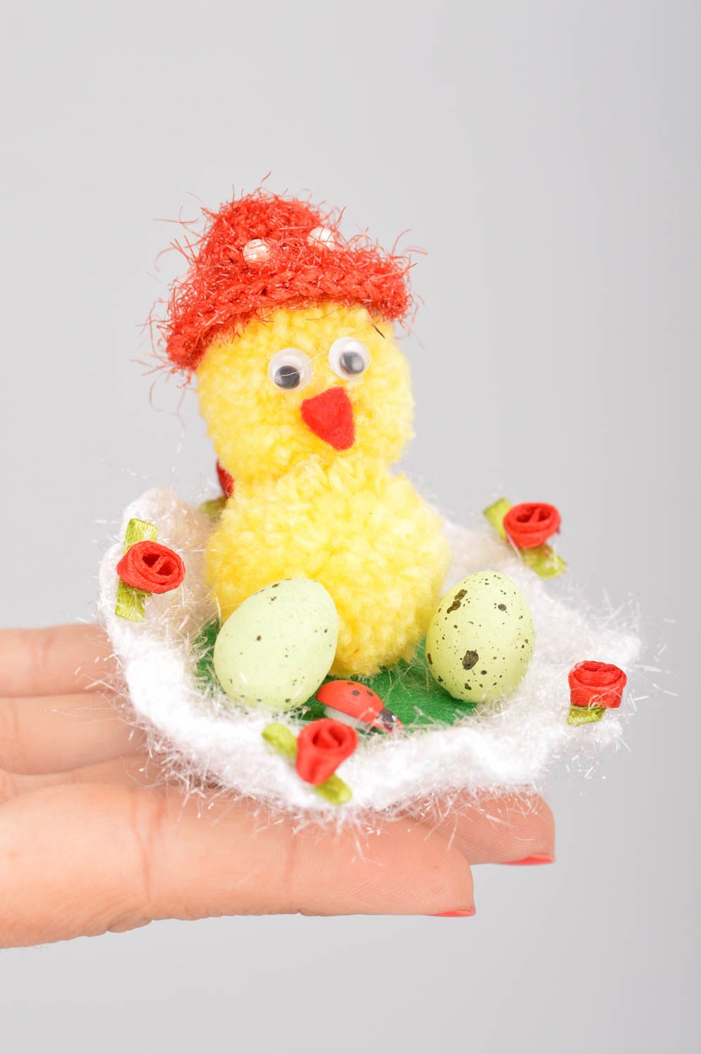 Beautiful handmade yellow toy chicken crochet of acrylic threads in white basket photo 3