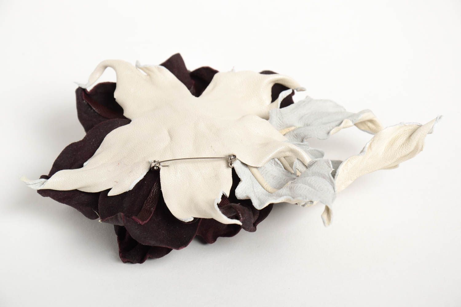 Grosse Broche en cuir naturel faite main fleur originale Accessoire femme photo 3