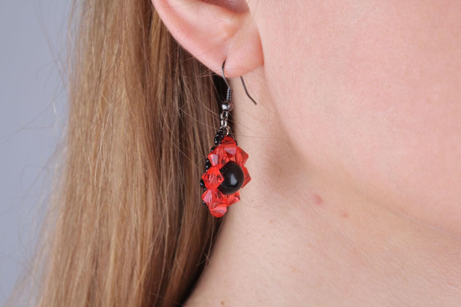 Red and black beaded earrings photo 5