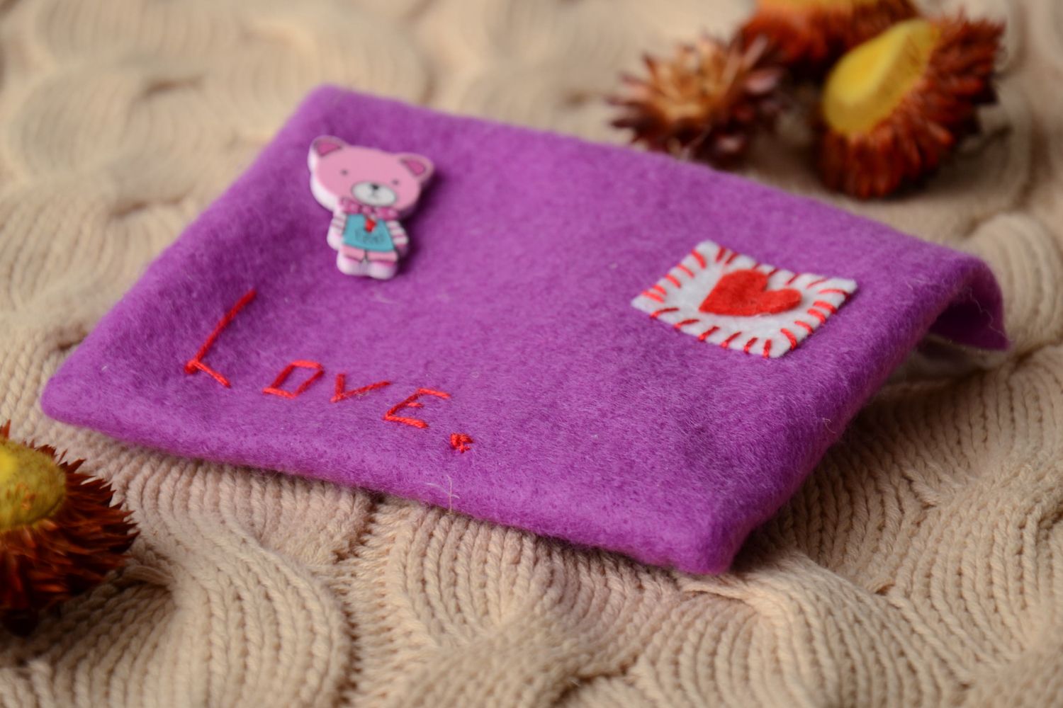 Enveloppe cadeau en feutre violette faite main  photo 1
