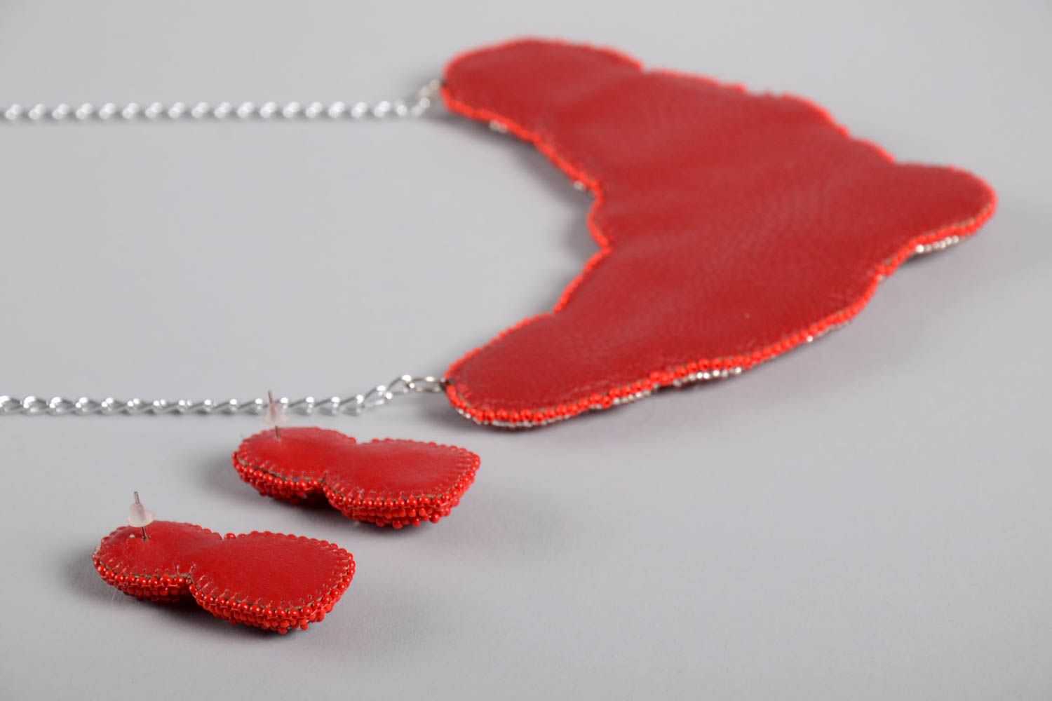 Conjunto de bisutería hecho a mano rojo collar y pendientes accesorio para dama foto 4