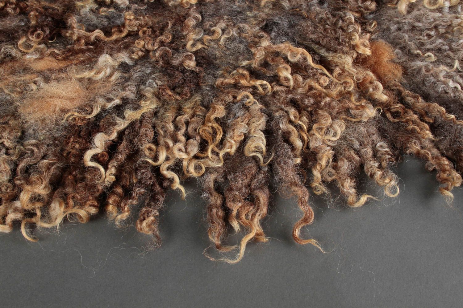 Petit Tapis en laine feutrée fait main marron moelleux original Déco maison photo 4
