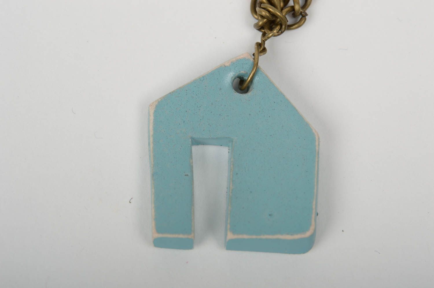 Pendentif céramique Bijou fait main avec chaîne Accessoire femme Maison bleue photo 1
