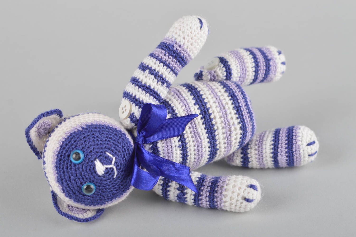 Handmade Kuscheltier Katze Designer Geschenk ausgefallenes Spielzeug gehäkelt foto 3