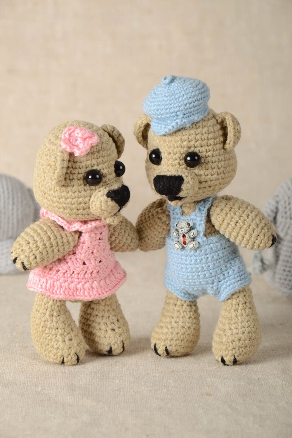 Handmade children toys bear couple crocheted soft figurines present for children photo 1