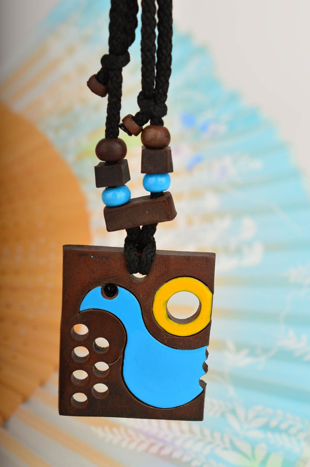 Керамическое украшение кулон ручной работы женский кулон с голубой птицей фото 1