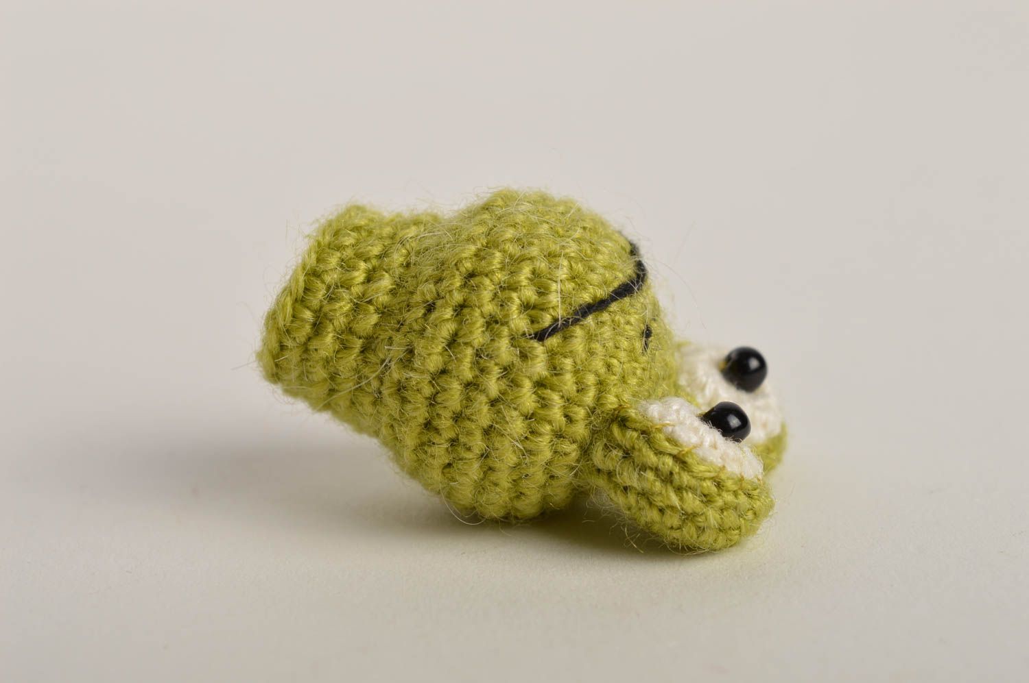Handmade crocheted finger toy soft toy present for kid baby toy soft frog toy photo 4