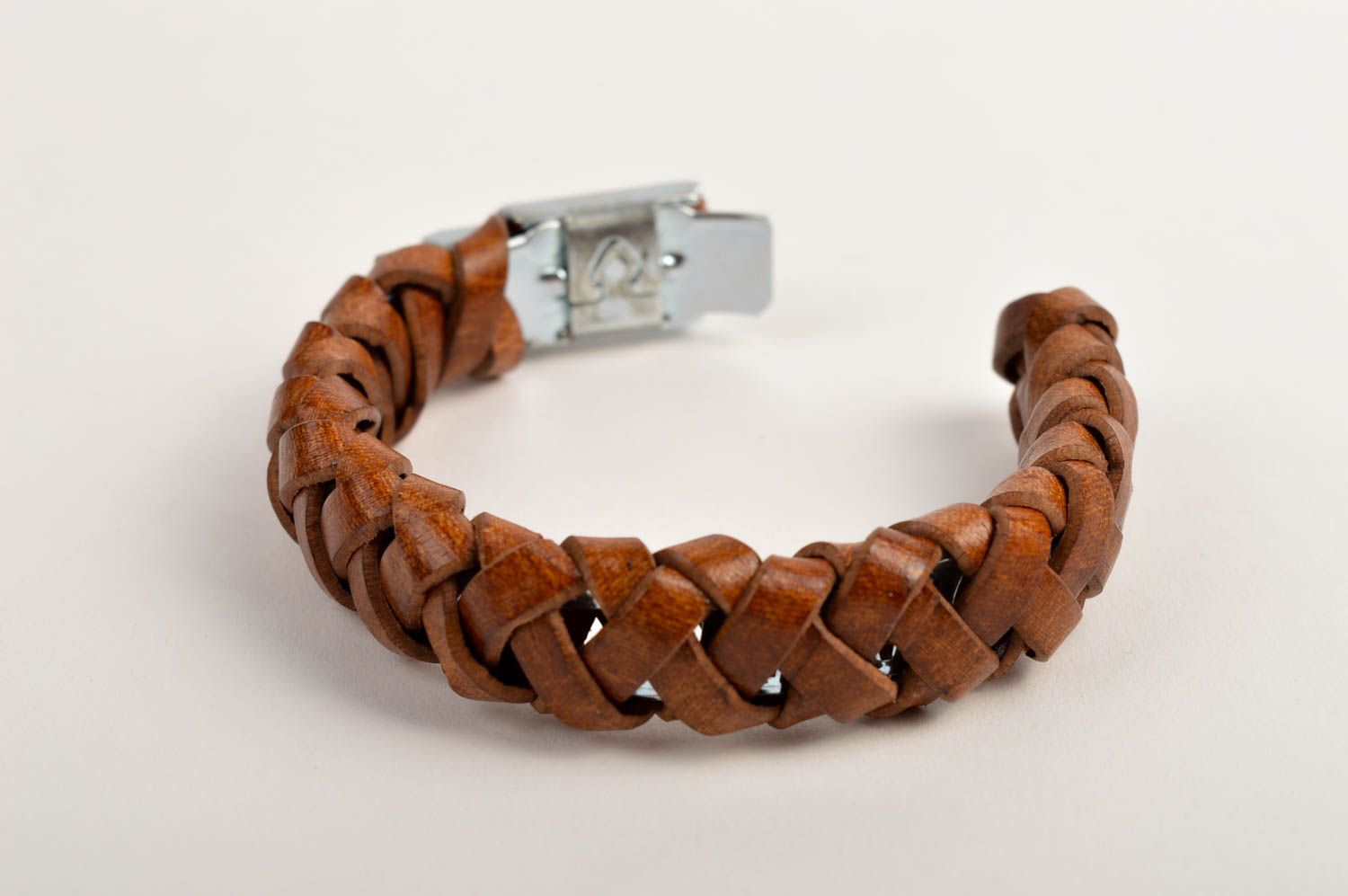 Bracelet marron Bijou fait main tressé en cuir naturel Cadeau insolite photo 3