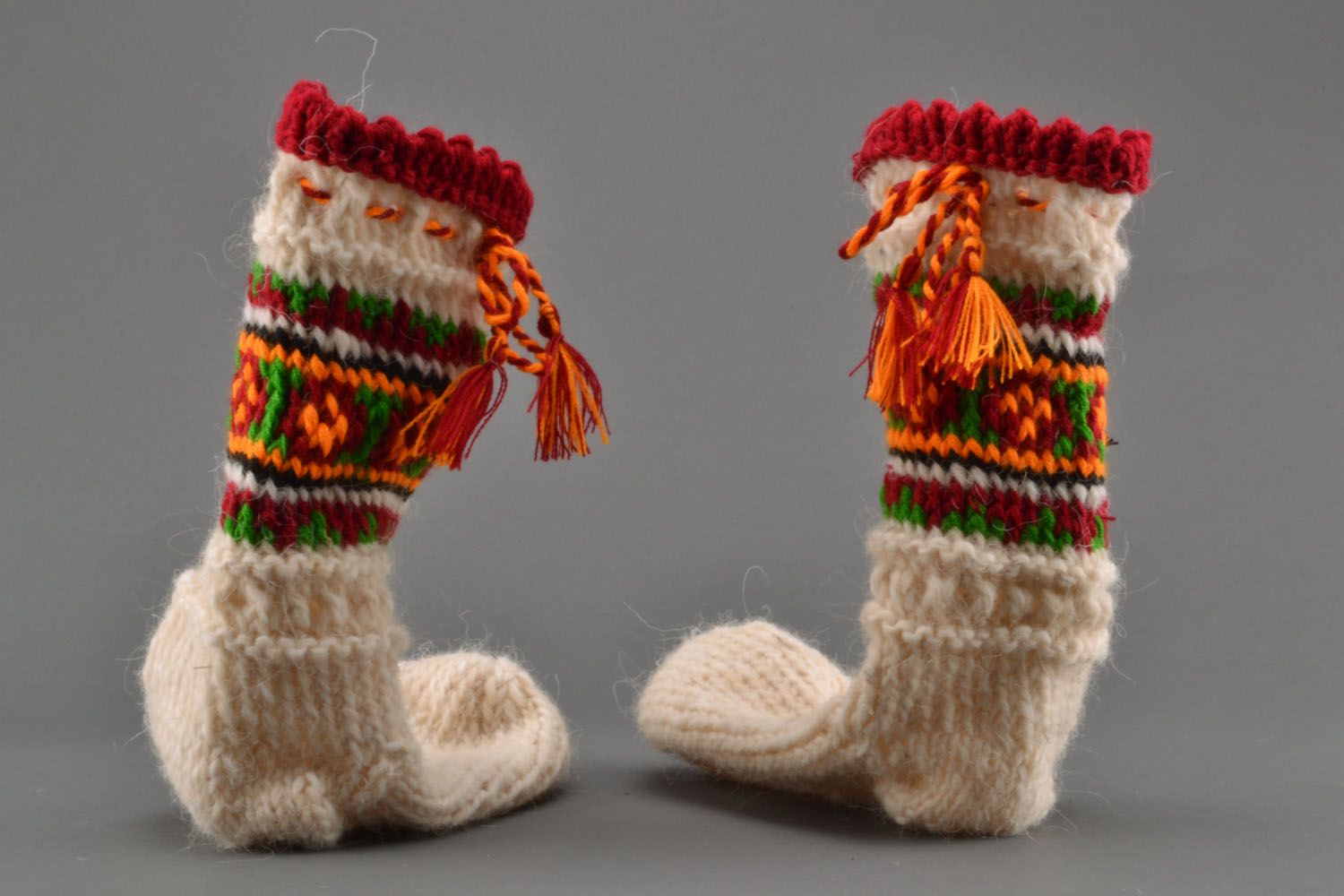 Chaussettes tricotées laine Blanches avec ornement rouge photo 5