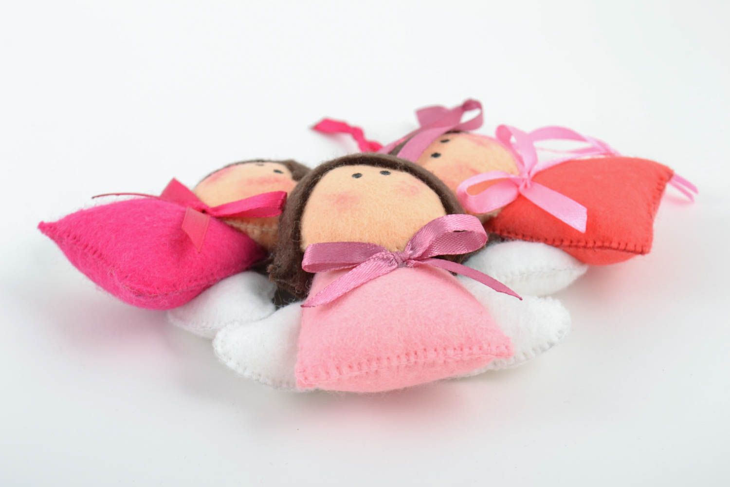 Мягкие игрушки ручной работы ангелочки 3 шт розовые из фетра с петельками фото 4
