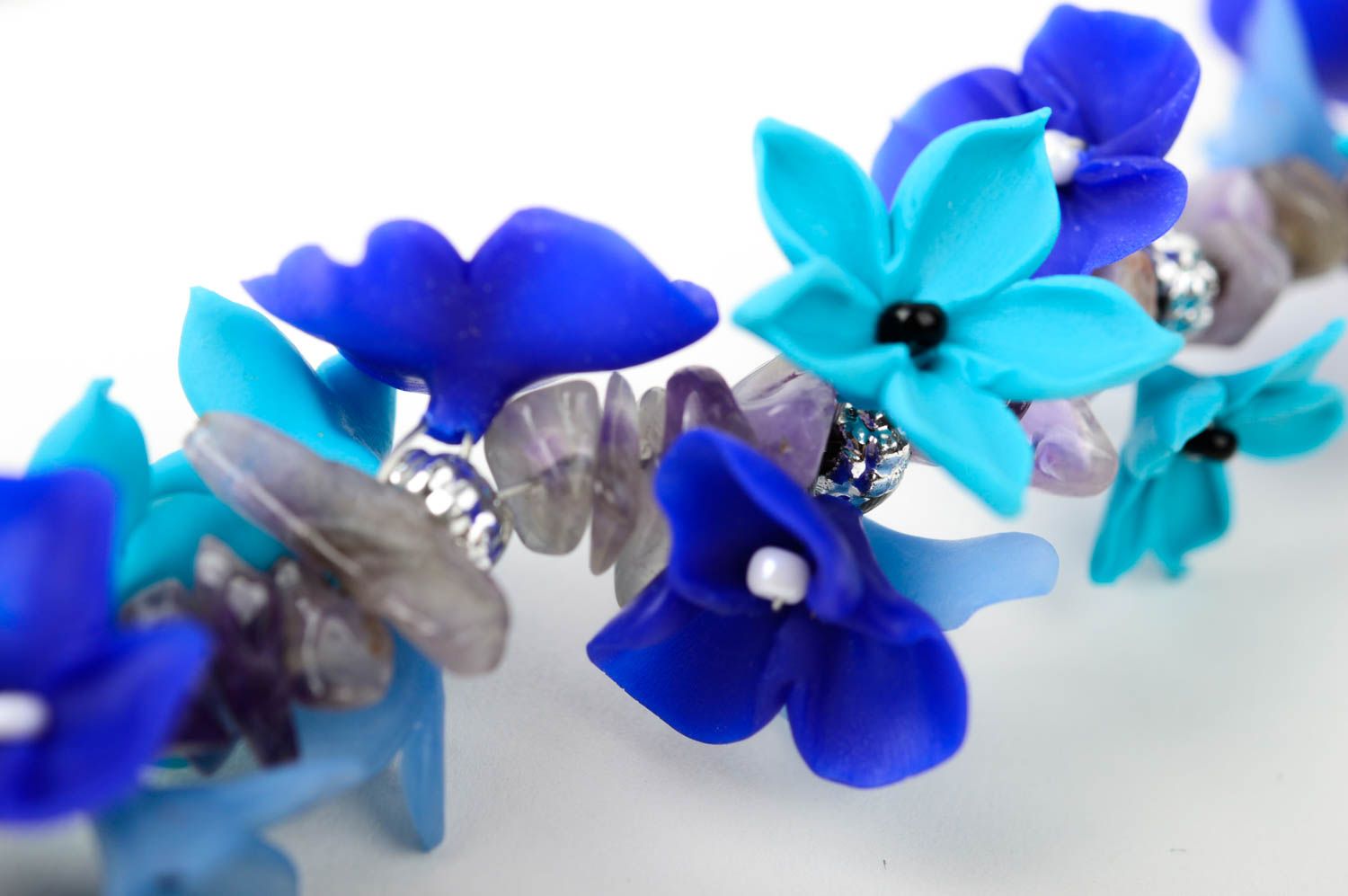 Collier fleurs bleues Bijou fait main en pâte polymère Cadeau original photo 5