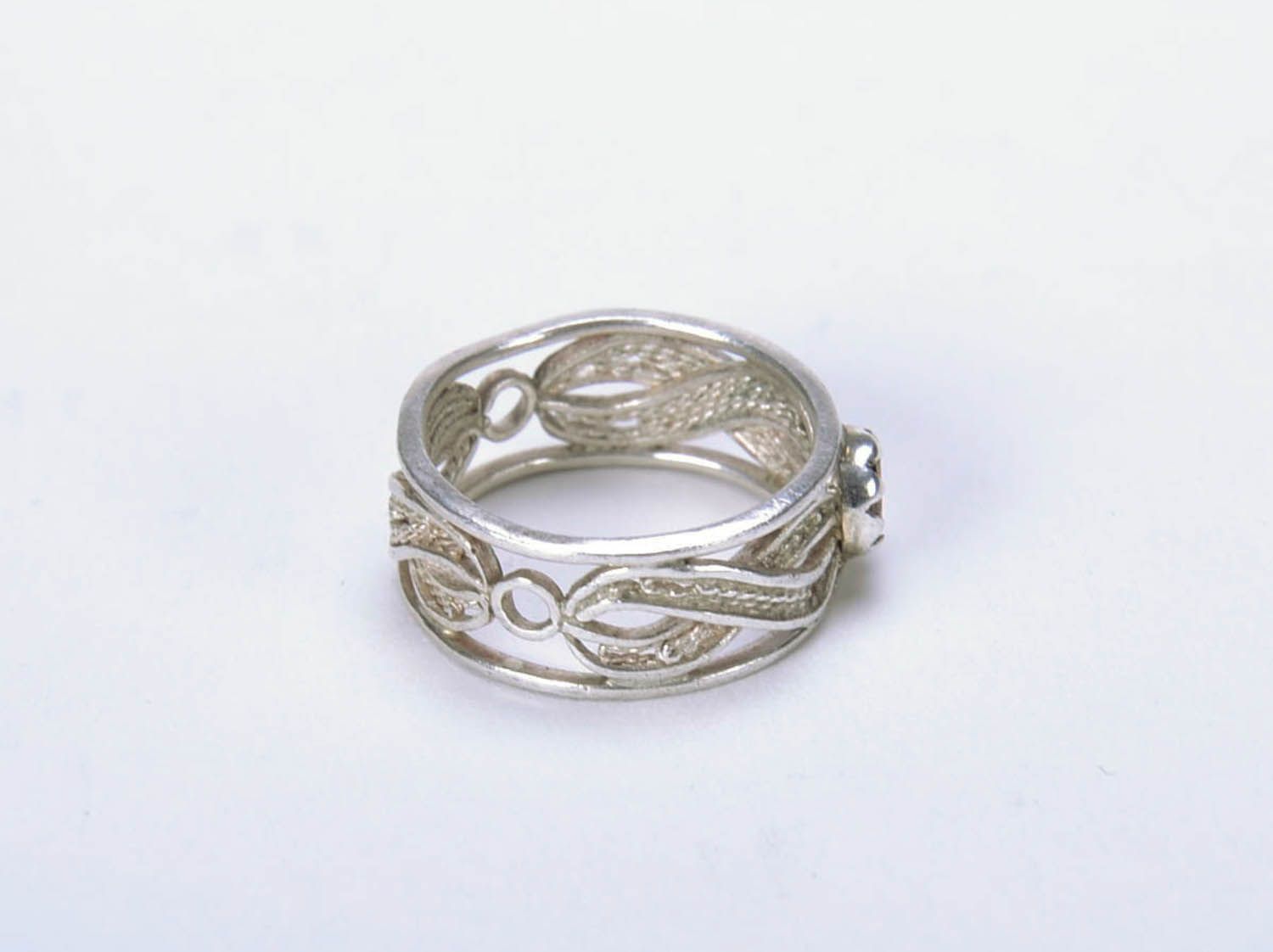 Silver ring made using filigree technique photo 2