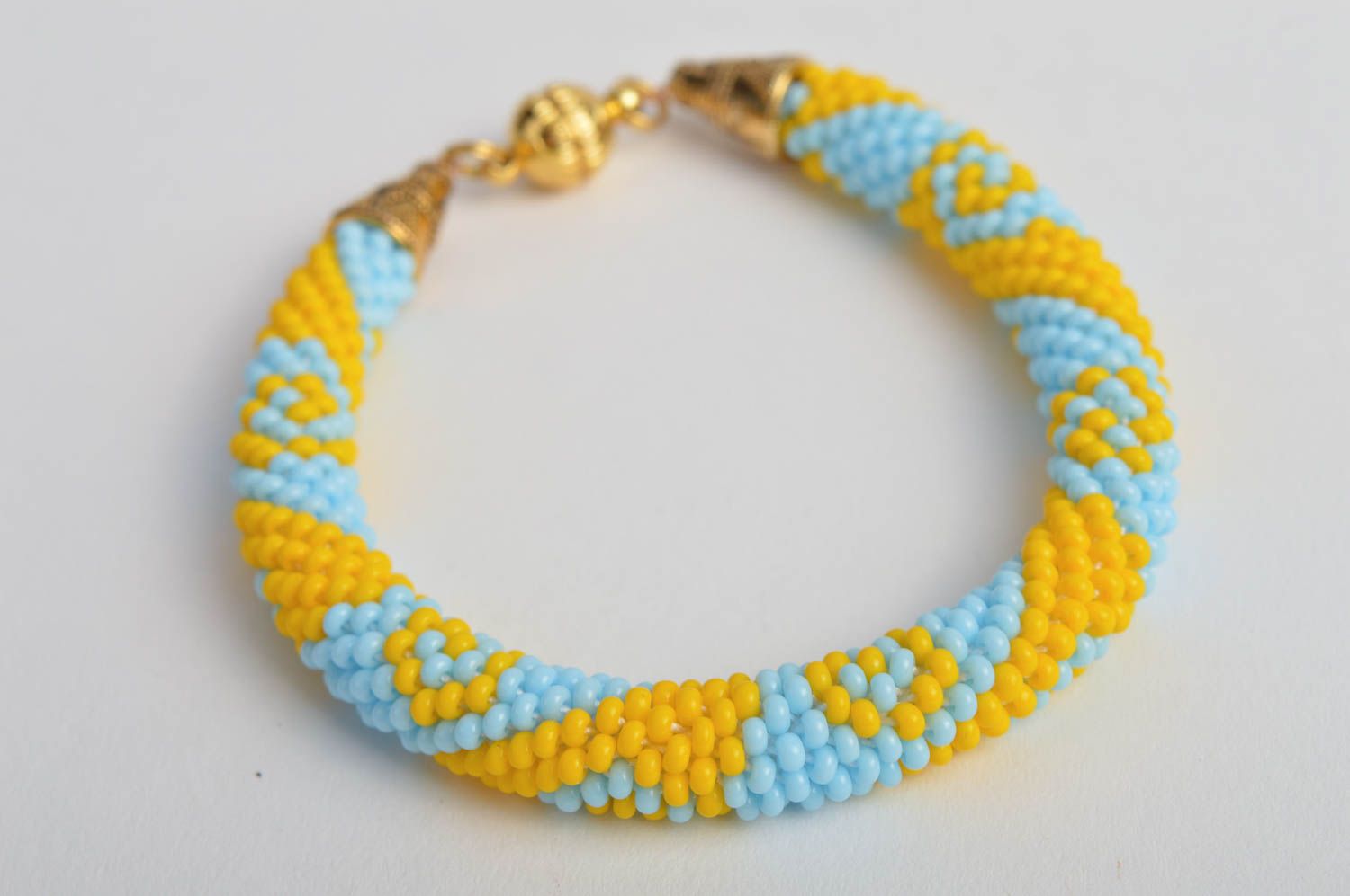 Bracelet perles de rocaille Bijou fait main bleu-jaune design Cadeau pour fille photo 3