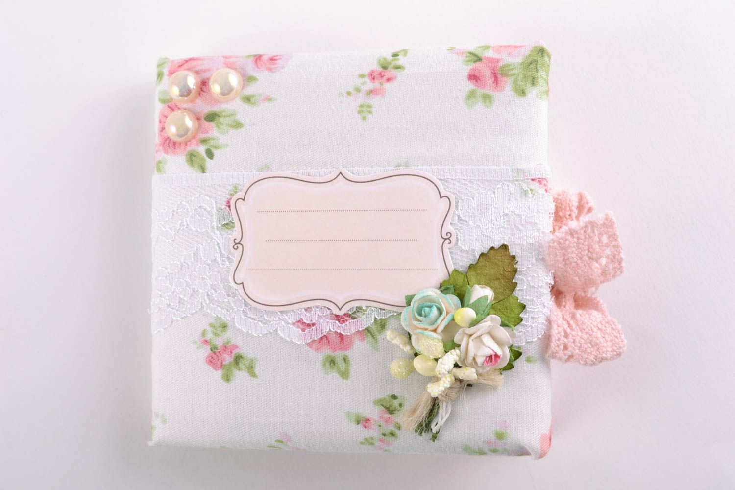 Petit bloc-notes fait main avec couverture molle en tissu aux motifs floraux  photo 3