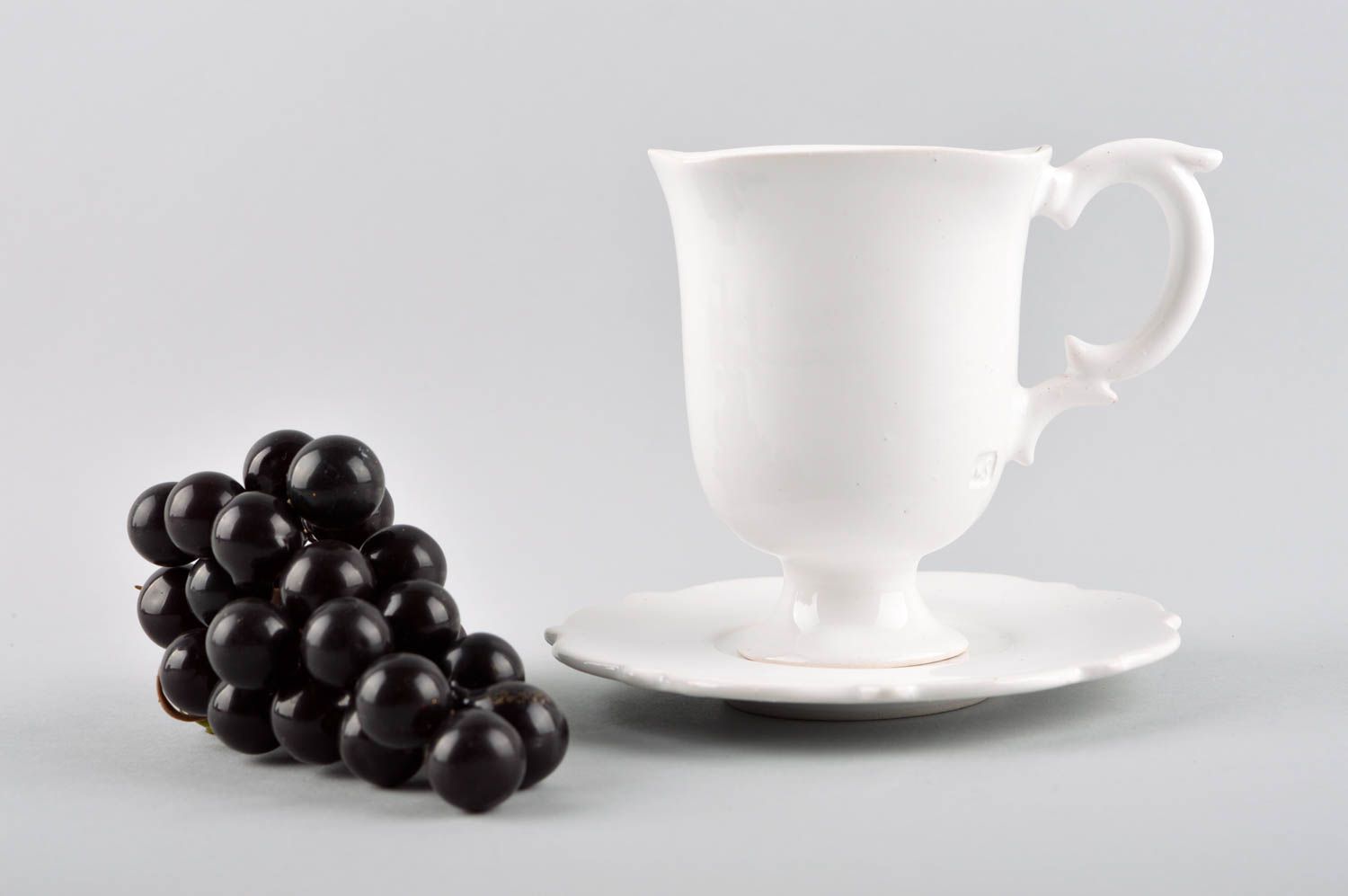 Кофейная чашка с блюдцем ручной работы чайная посуда белая элитная посуда фото 1