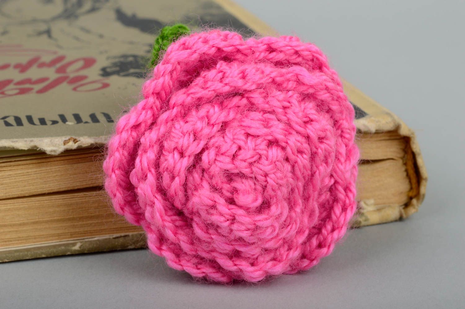 Marque-page fait main fleur de rose au crochet Accessoire livre Idée cadeau photo 2