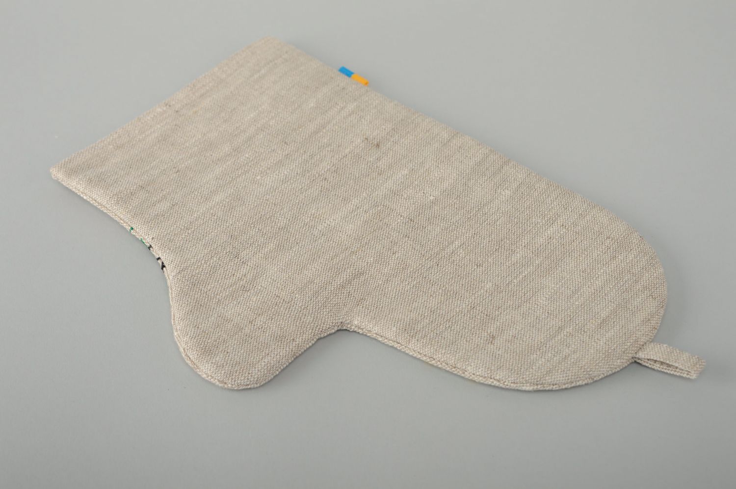 Ukrainian oven mitt with applique work photo 2