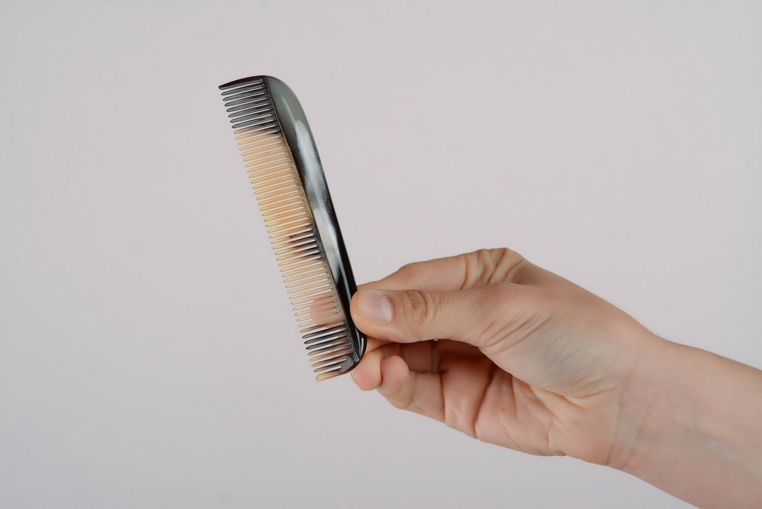 Men's comb made of horn photo 1