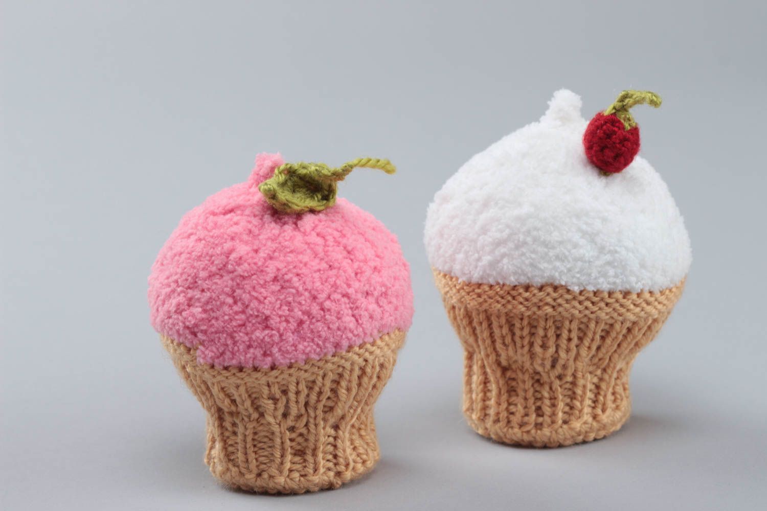 Set of 2 handmade crochet soft toys white and pink cakes with cherries photo 2