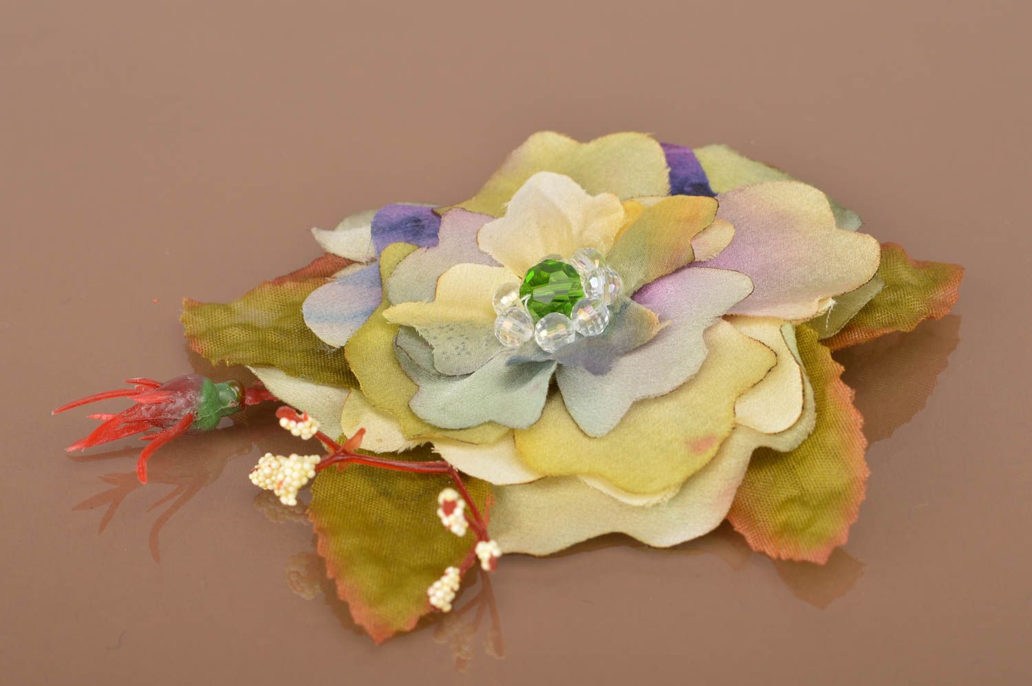 Брошь цветок из ткани небольшая необычной расцветки батик ручной работы фото 4