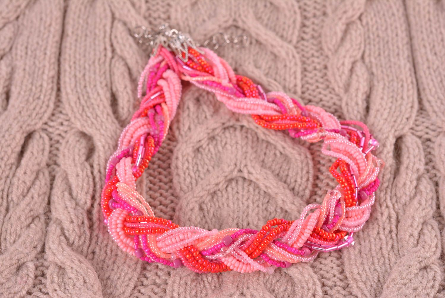 Колье из бисера украшение ручной работы розовое ожерелье из бисера в виде косы фото 2