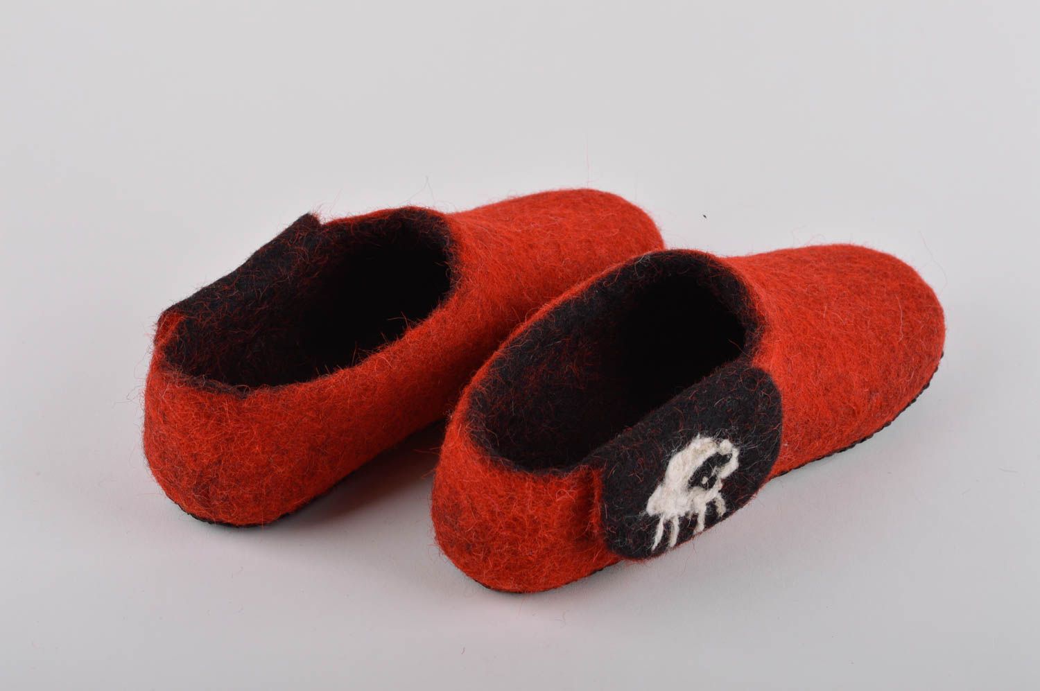 Pantoufles en laine fait main Chaussons laine chaudes rouges Accessoire femme photo 3