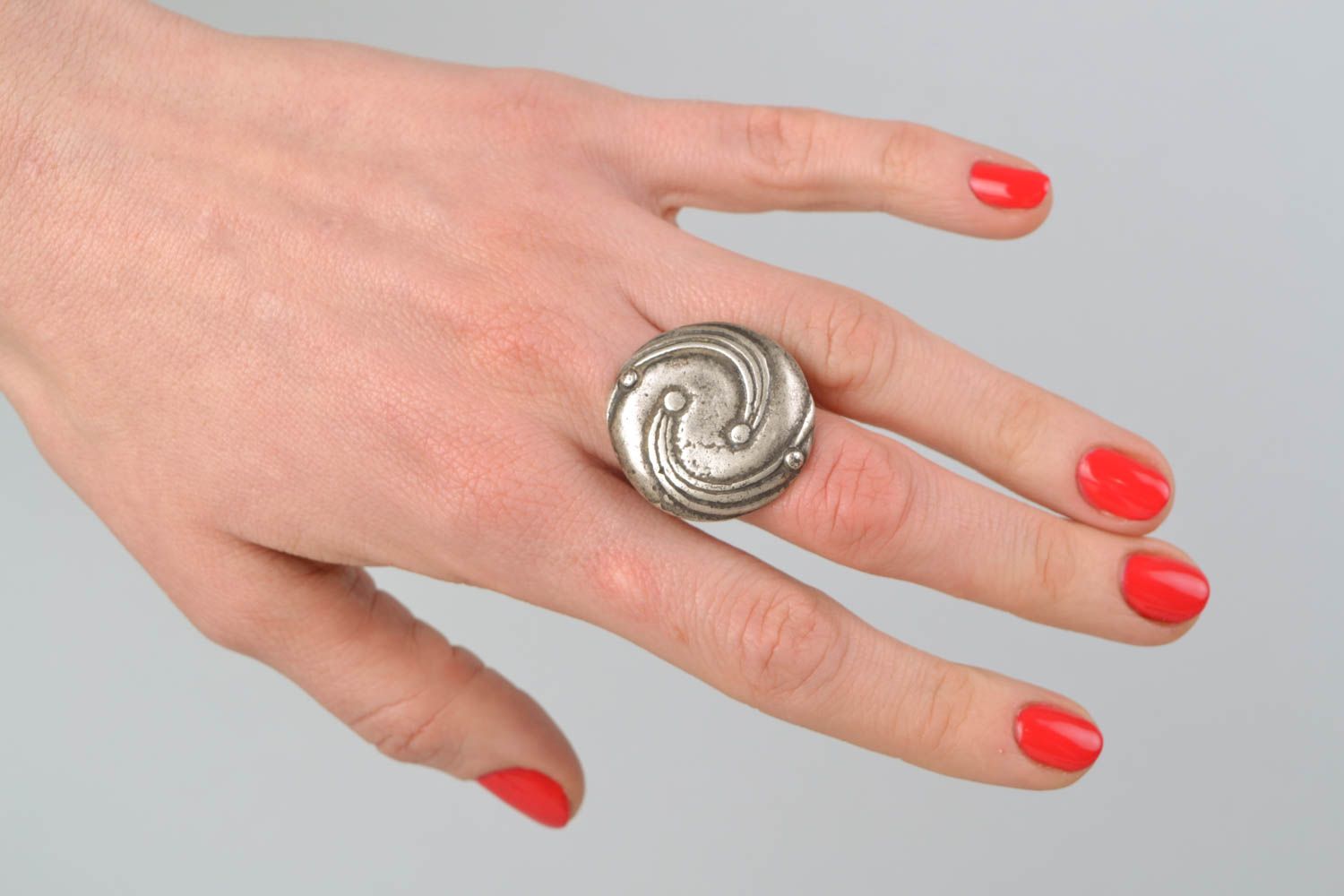Handmade round metal ring photo 2