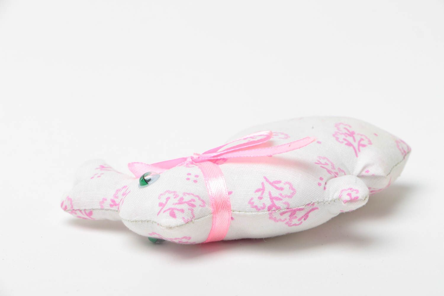 Schönes kleines Kuscheltier Hase in Weiß und Rosa aus Stoff handgefertigt foto 4