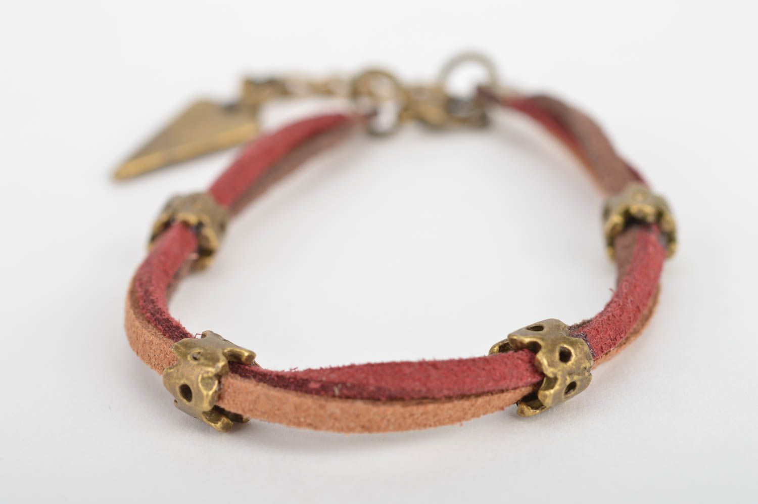 Bracelet fait main en lacet de daim et éléments métalliques accessoire marron photo 2