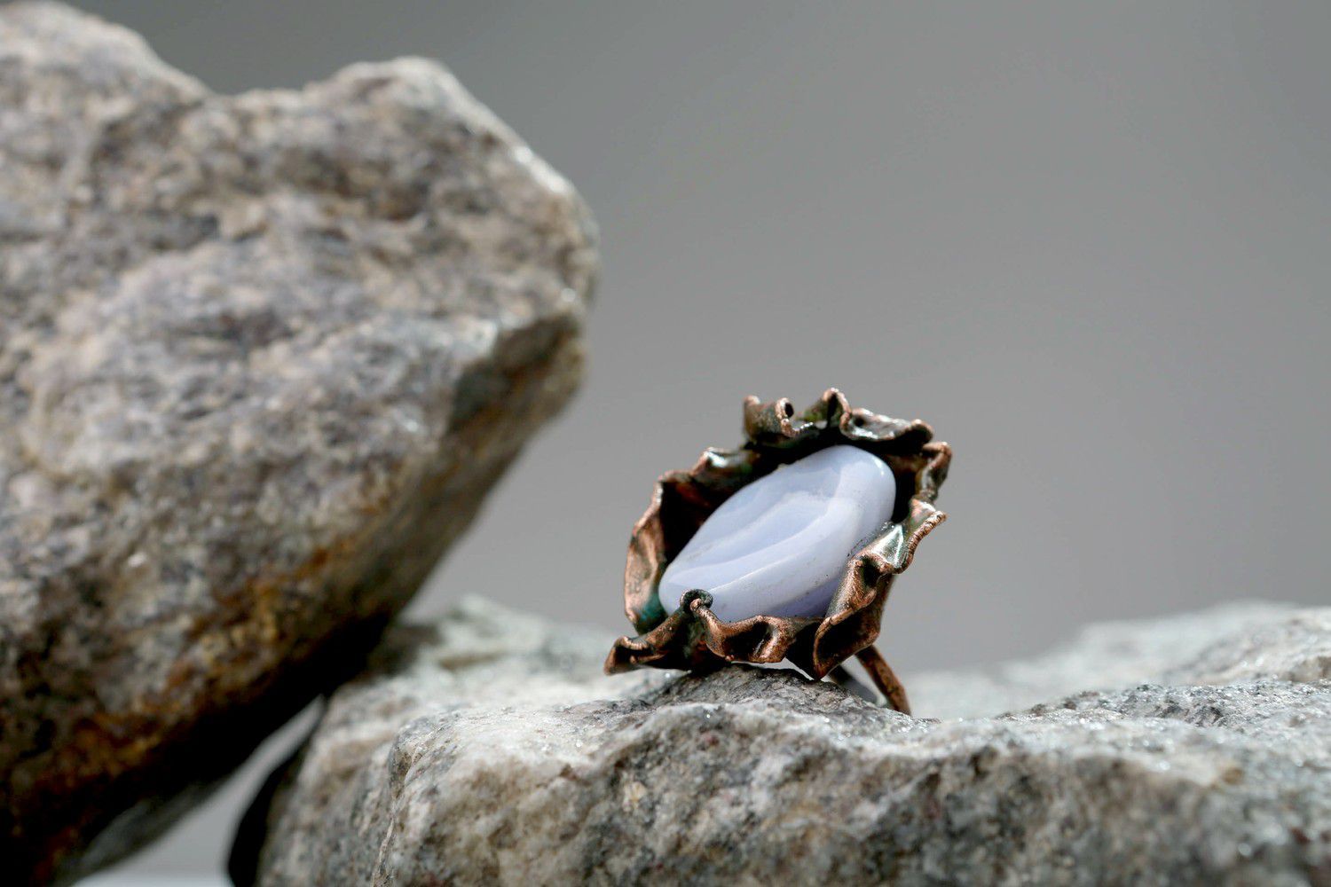 Copper ring with chalcedony photo 3