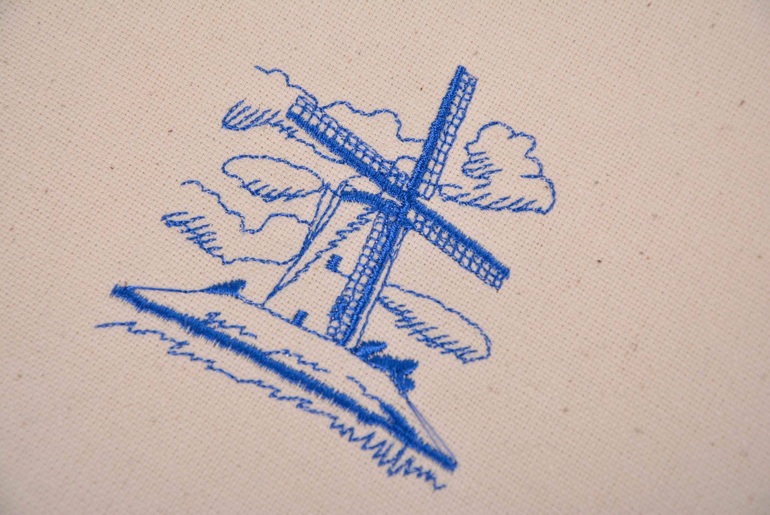 Serviette de table brodée en mi-lin faite main rectangulaire beige Moulin bleu photo 2