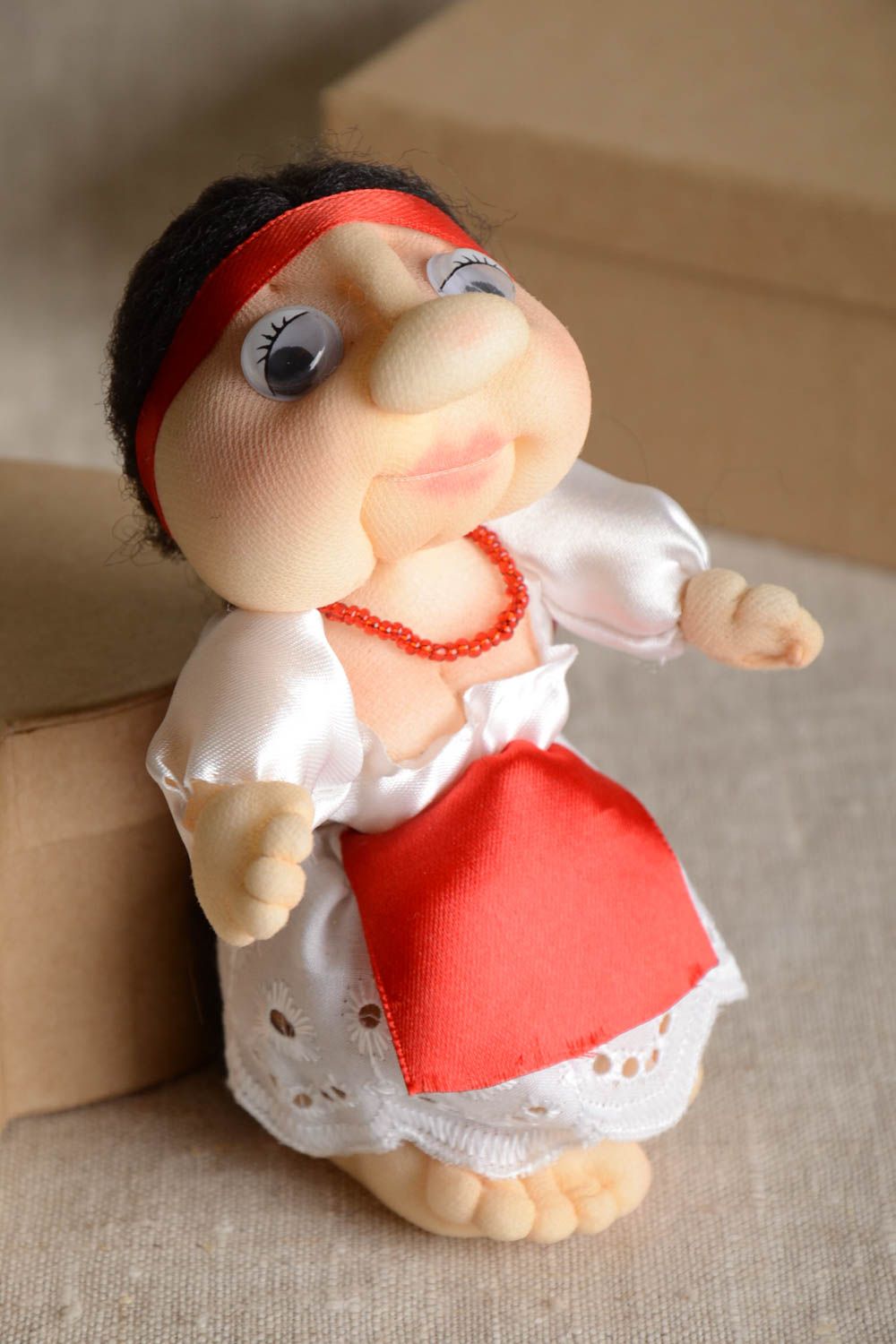 Игрушка ручной работы декор для дома интерьерная игрушка в виде куклы красивая фото 1