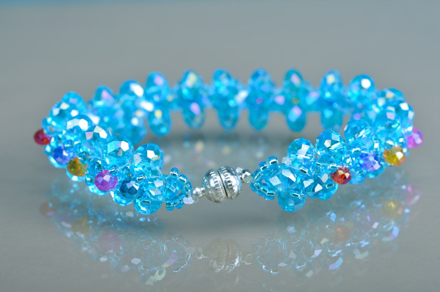 Damen Armband aus Kristallperlen in Blau weiblich zart handmade foto 5