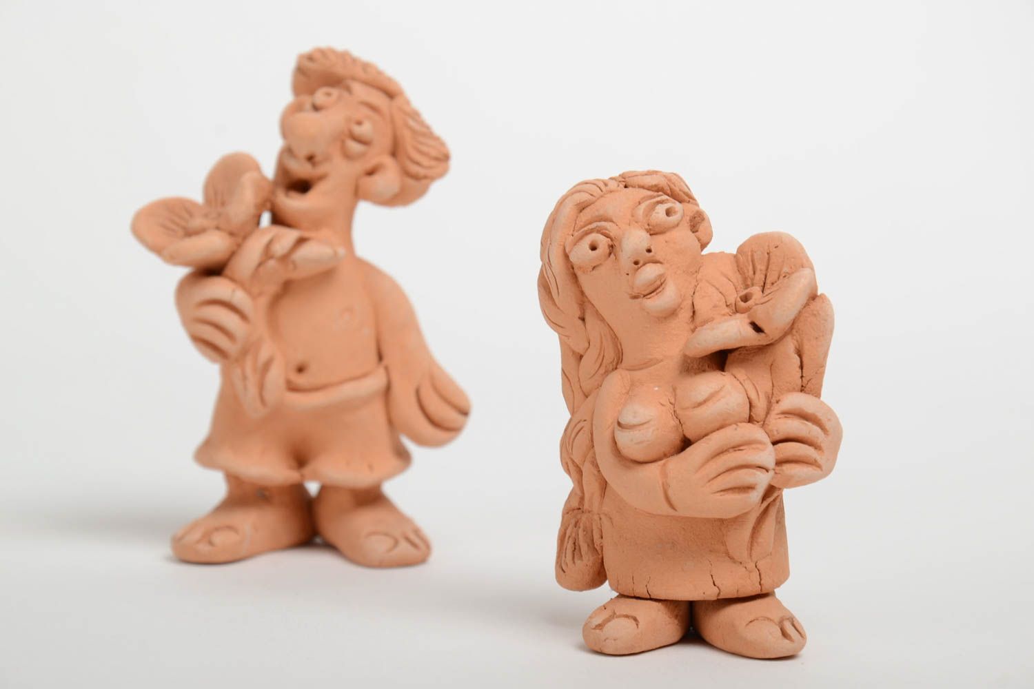 Ensemble de figurines céramiques faites main marron homme et femme 2 pièces photo 3