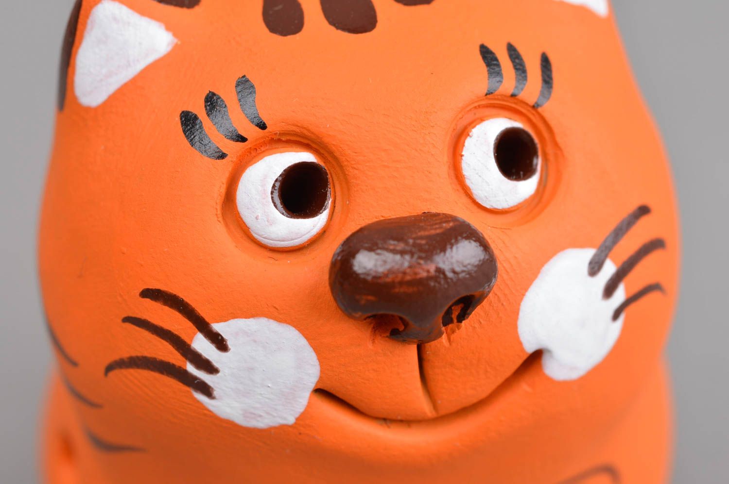 Sifflet jouet fait main Instrument de musique Figurine chat roux en argile photo 4