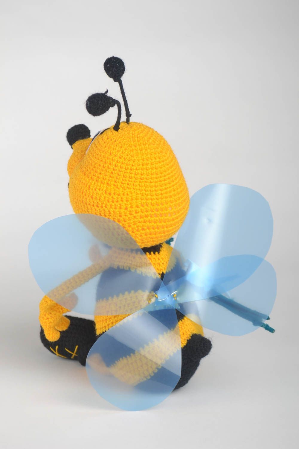 Peluche abeille avec fleurs Jouet fait main tricoté original Cadeau pour enfant photo 4