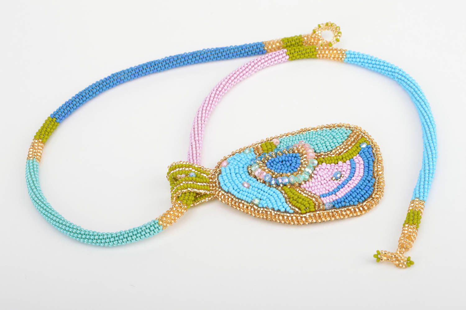 Ожерелье из бисера разноцветное с кулоном оригинальное красивое ручной работы фото 3